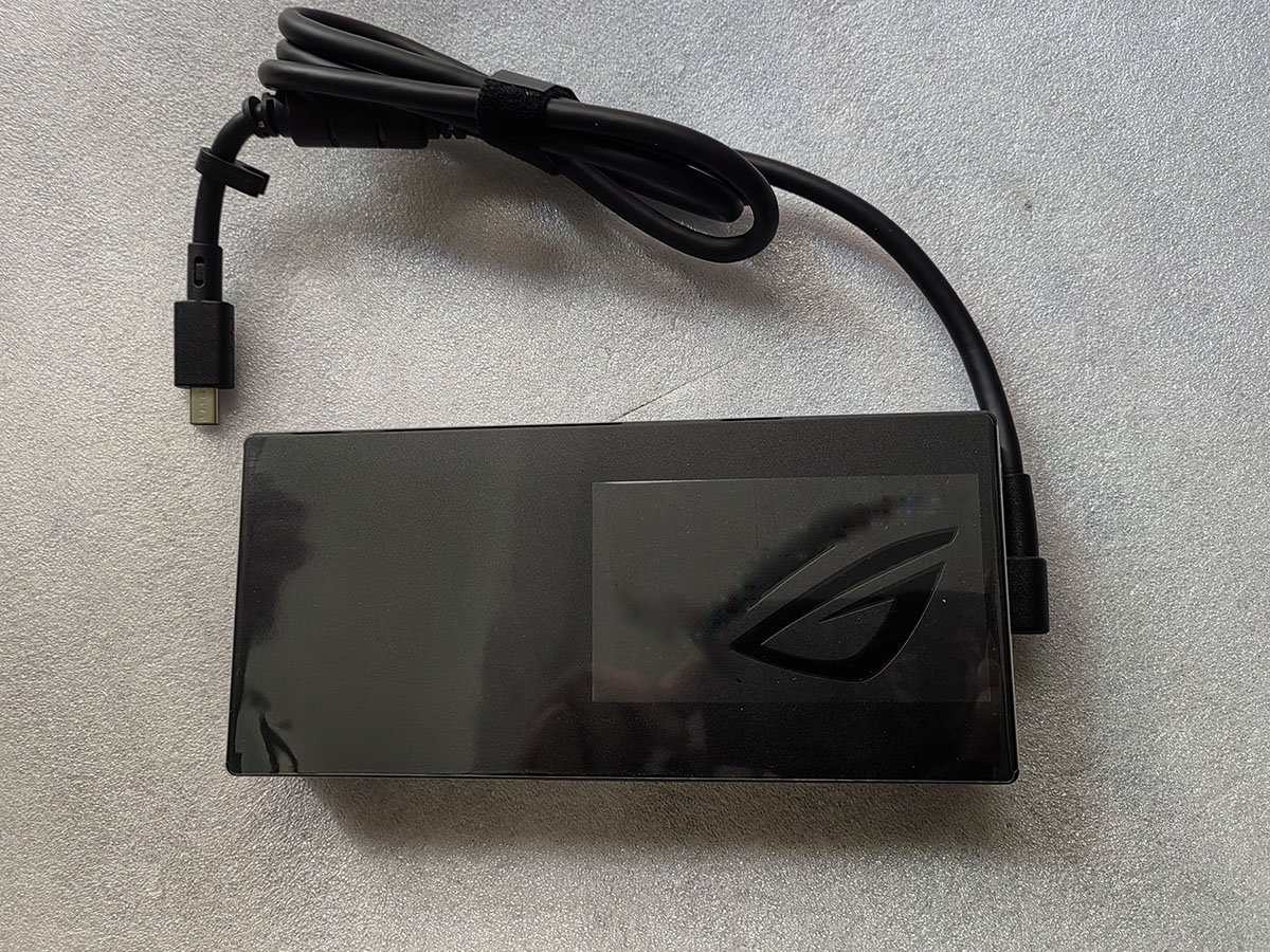 Adaptor AC 20V 19A Baru Bentuk - Pc Gaming Uk ulasan dan harga