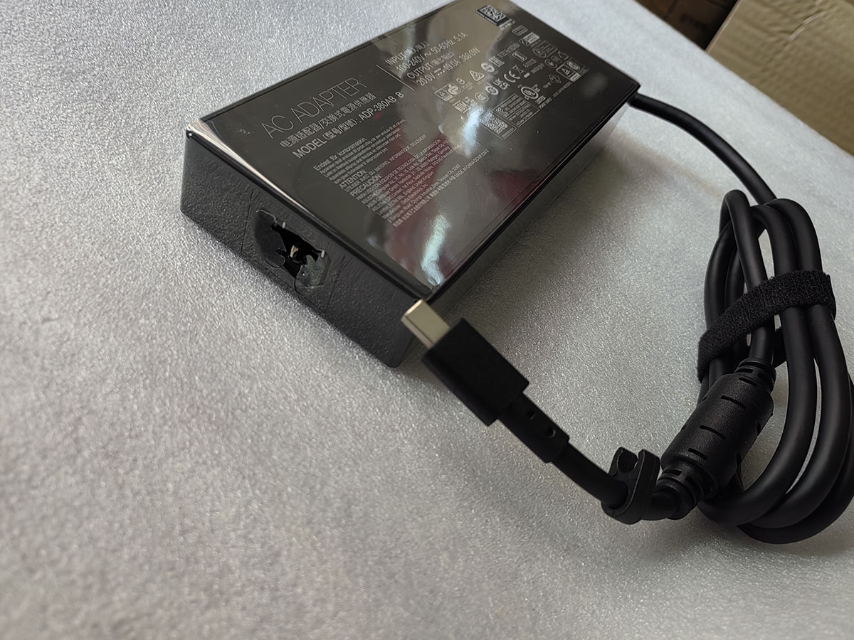 Adaptor AC 20V 19A Baru Bentuk - Pc Gaming Uk ulasan dan harga