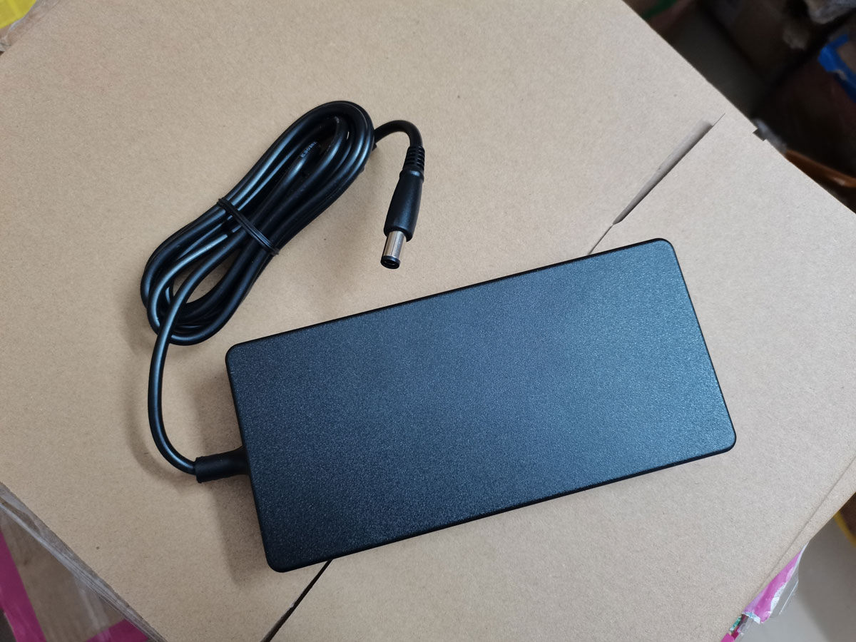 Baru Asli Slim FSP 19.5V 11.79 - Pc Gaming Uk ulasan dan harga