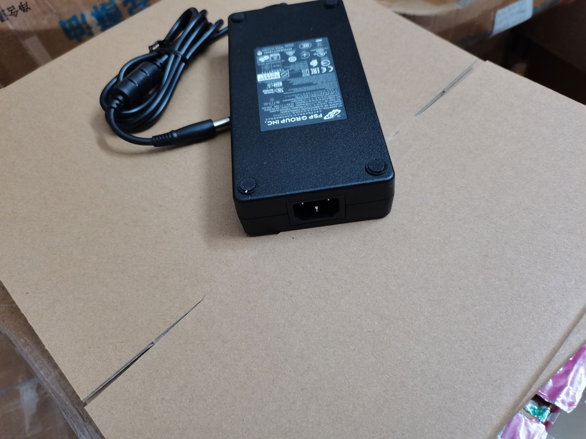 Baru Asli Slim FSP 19.5V 11.79 - Pc Gaming Uk ulasan dan harga