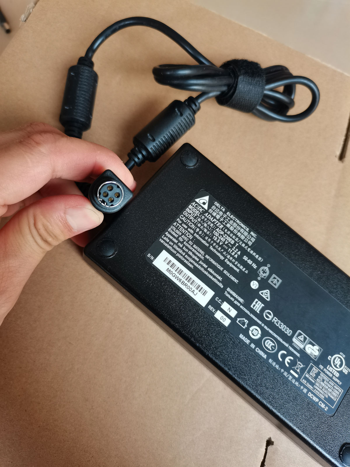 OEM Delta 230W 19.5V 11.8A ADP - Pc Gaming Uk ulasan dan harga